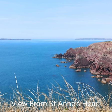 Holiday Home In Dale, Pembrokeshire Номер фото